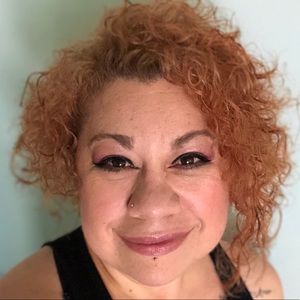 Meet your Posher, Gloria